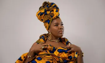 Imagem ilustrativa da imagem Jéssica Zarina: a pernambucana que faz espelho de um povo na costura