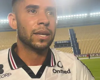 Imagem ilustrativa da imagem Santa Cruz vence o Maranhão fora de casa e abre vantagem na semifinal da Série D