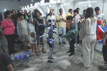 Imagem ilustrativa da imagem 2 mil alunos participam de encontro de robótica em Vitória