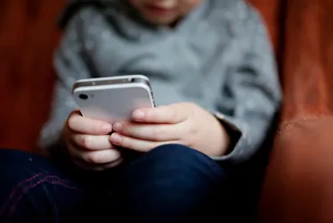 Imagem ilustrativa da imagem 20% das crianças e adolescentes já receberam mensagens sexuais, diz estudo