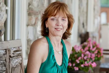 Imagem ilustrativa da imagem “A Maldição das Sete Noivas": Nora Roberts lança trilogia com mistérios