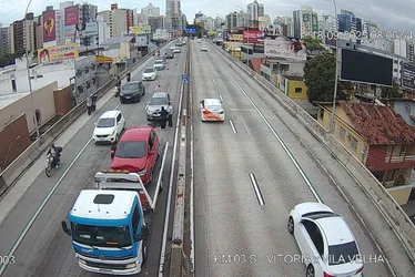 Imagem ilustrativa da imagem Engavetamento entre seis veículos complica trânsito na Terceira Ponte