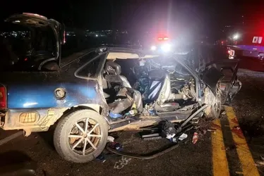Imagem ilustrativa da imagem Acidente entre carros e moto deixa oito mortos em rodovia em Minas Gerais