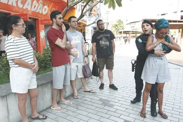 Imagem ilustrativa da imagem Agente da guarda de Cariacica ensina manobra que salva vidas