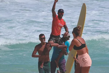 Imagem ilustrativa da imagem Alexandre Escobar mira título nacional de surfe