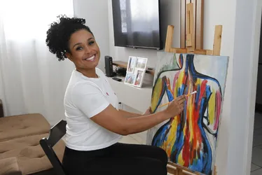 Imagem ilustrativa da imagem Analista de RH: "A pintura foi uma aliada na luta contra o câncer de mama"