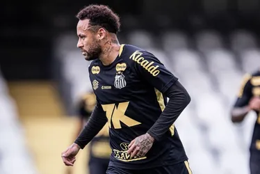 Imagem ilustrativa da imagem Ancelotti volta a citar condição física de Neymar e diz que há 'muita concorrência'