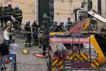 Imagem ilustrativa da imagem Ao menos dois brasileiros estão entre feridos em acidente com bondinho em Lisboa
