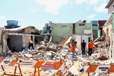 Imagem ilustrativa da imagem Após explosão em Olinda, Defesa Civil amplia vistorias; oito casas foram destruídas