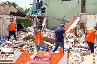 Imagem ilustrativa da imagem Após explosão em Olinda, Defesa Civil amplia vistorias; oito casas foram destruídas
