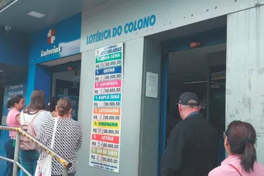 Imagem ilustrativa da imagem Ganhadores de Santa Maria de Jetibá resgatam prêmio de R$173 milhões da +Milionária
