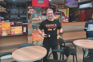 Imagem ilustrativa da imagem Até pastel de chocolate com doce de jaca em festival de Ibiraçu
