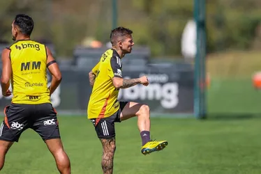 Imagem ilustrativa da imagem Bernard fará cirurgia e Atlético-MG terá quatro desfalques contra Godoy Cruz