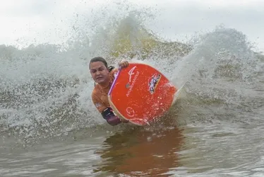 Imagem ilustrativa da imagem Bodyboarding: Neymara sobe ao pódio antes de etapa final