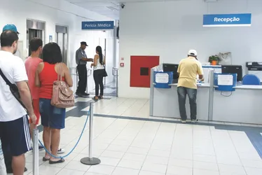 Imagem ilustrativa da imagem Governo federal anuncia bônus para reduzir fila do INSS
