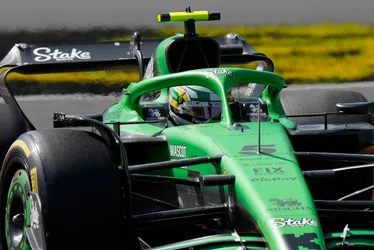 Imagem ilustrativa da imagem F1: Verstappen e Ocon largam dos boxes, e Bortoleto ganha posições em Interlagos