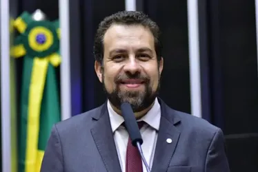 Imagem ilustrativa da imagem Boulos anuncia que discutirá regulamentação com trabalhadores de apps no Planalto