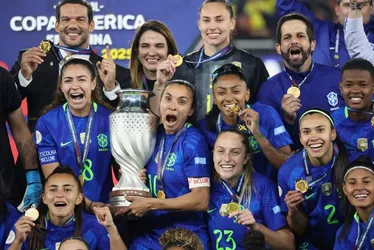 Imagem ilustrativa da imagem Brasil vê Marta brilhar, supera Colômbia e conquista Copa América pela 9ª vez