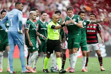 Imagem ilustrativa da imagem CBF divulga áudio do VAR nas reclamações do Palmeiras: 'Encontrão' e 'sem impacto'