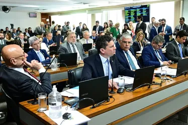 Imagem ilustrativa da imagem CCJ do Senado rejeita PEC da Blindagem por unanimidade