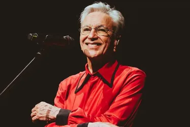 Imagem ilustrativa da imagem Caetano Veloso se apresenta hoje em festival na Prainha