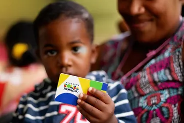 Imagem ilustrativa da imagem Caixa paga Bolsa Família a beneficiários com NIS de final 7