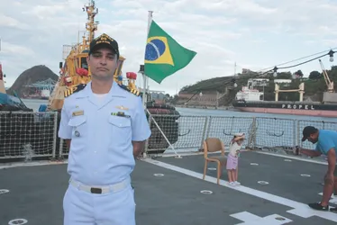 Imagem ilustrativa da imagem Capitão revela os bastidores da vida no mar