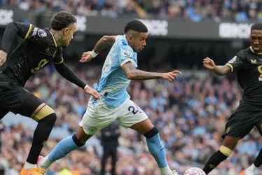 Imagem ilustrativa da imagem Capixaba renova contrato com City até 2031 a pedido de Guardiola