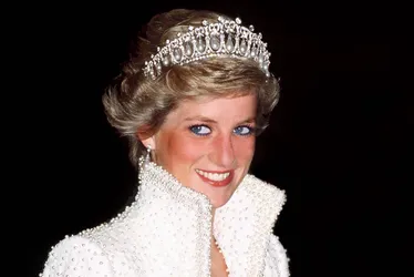 Imagem ilustrativa da imagem Cápsula do tempo selada pela princesa Diana em 1991 é aberta