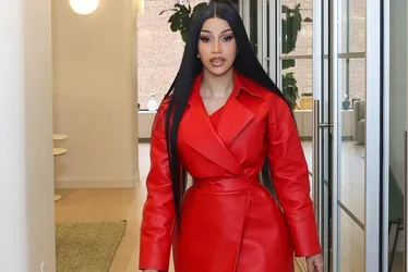 Imagem ilustrativa da imagem Cardi B é considerada inocente de agressão e cochila em tribunal durante julgamento