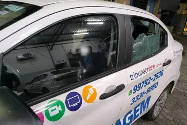 Imagem ilustrativa da imagem Carro da TV Tribuna/Band é atacado durante cobertura jornalística em Vitória
