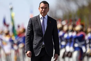 Imagem ilustrativa da imagem Carro do presidente do Equador é atacado; 5 são detidos