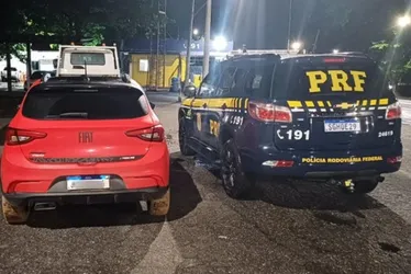 Imagem ilustrativa da imagem Carro furtado no RJ é recuperado após perseguição na BR-101 no ES; suspeito fugiu