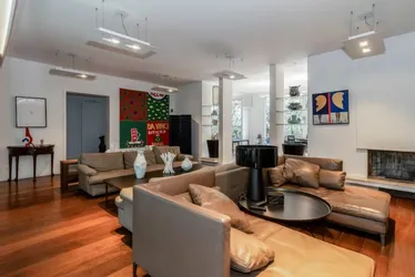 Imagem ilustrativa da imagem Casa de Gal Costa segue à venda em São Paulo, agora com desconto