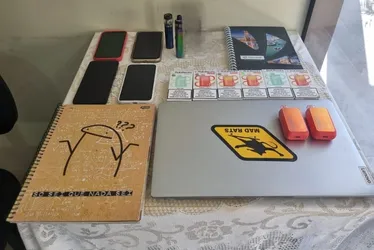 Imagem ilustrativa da imagem Casal é preso por contrabando de cigarros eletrônicos no ES