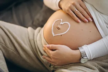 Imagem ilustrativa da imagem Mulheres adiam gravidez e clínicas têm óvulos congelados há 27 anos