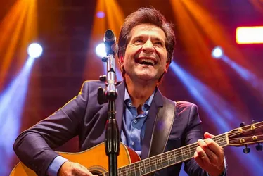 Imagem ilustrativa da imagem Comemoração hoje com show de Daniel na orla de Camburi