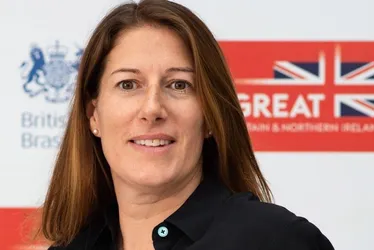 Imagem ilustrativa da imagem Como o SUS salvou a vida da embaixadora britânica no Brasil