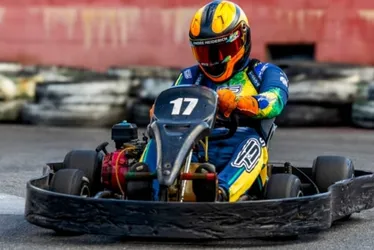 Imagem ilustrativa da imagem Competição de kart reúne 80 pilotos do Brasil e do Reino Unido em Jardim Camburi