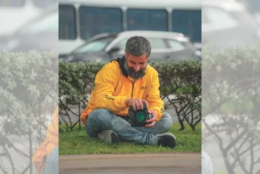 Imagem ilustrativa da imagem "Consigo fazer 3 salários mínimos", conta fotógrafo que registra treinos na orla