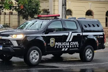 Imagem ilustrativa da imagem Criança sobrevive por dias ao lado dos pais mortos em acidente em rodovia de PE