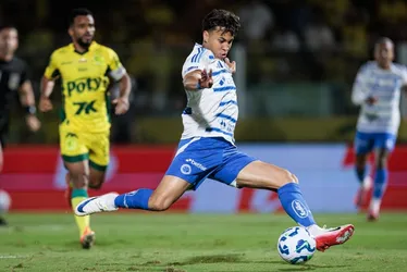 Imagem ilustrativa da imagem Cruzeiro empata, leva sufoco do Mirassol e cai para o 3º lugar do Brasileirão