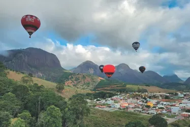 Imagem ilustrativa da imagem Delícias típicas e shows no festival de Pedra Azul