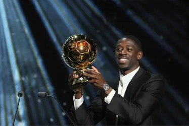 Imagem ilustrativa da imagem Dembélé supera Lamine Yamal e leva a Bola de Ouro 2025; veja todos os premiados