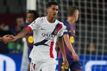 Imagem ilustrativa da imagem Desfalcado, PSG busca virada em Barcelona após 'final frustrada' na edição passada