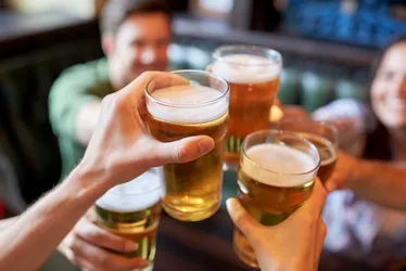 Imagem ilustrativa da imagem Dia Internacional da Cerveja: curiosidades e os sabores mais amados no Brasil