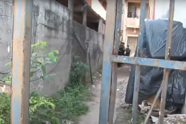 Imagem ilustrativa da imagem Homens vestidos de policiais civis invadem casa e matam duas pessoas na Serra