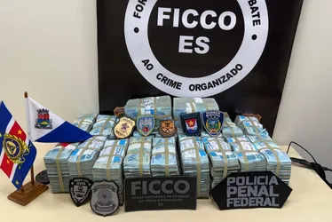 Imagem ilustrativa da imagem Dupla é presa em flagrante por lavagem de dinheiro com R$ 2 mi em espécie no ES
