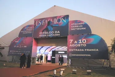 Imagem ilustrativa da imagem ES Fashion: Praça do Papa vira point da moda até domingo. Veja fotos