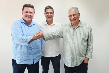 Imagem ilustrativa da imagem Enivaldo encabeça acordos no Noroeste